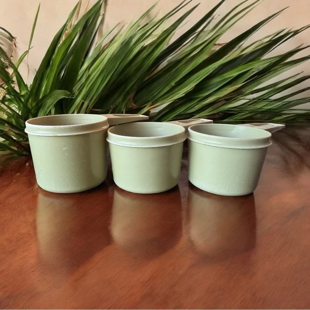 Vintage Tupperware Measuring Cups – Avocado Green – 1 Cup, 3/4 Cup, 2/3 Cup